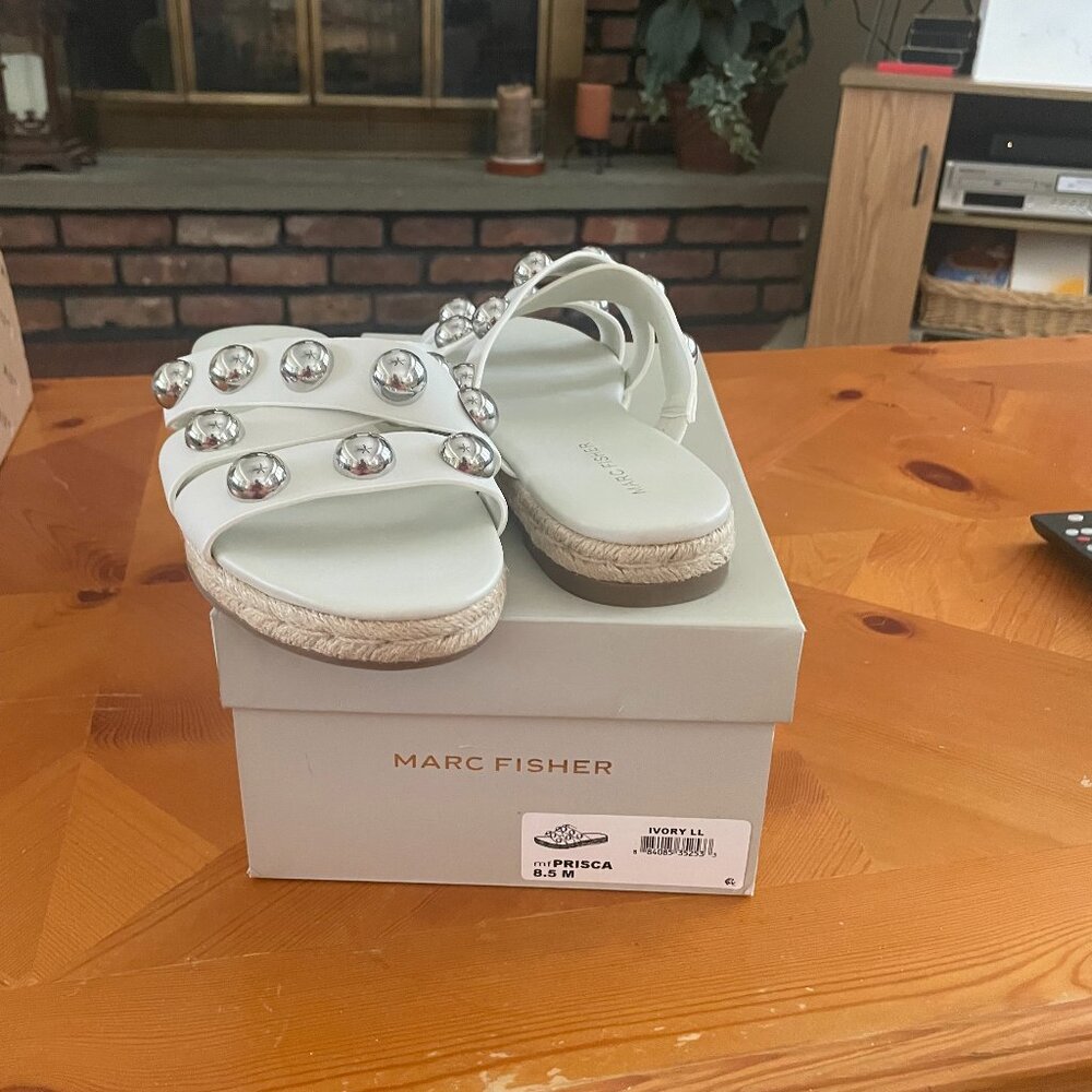 BRAND NEW MARC FISHER WHITE SANDALS